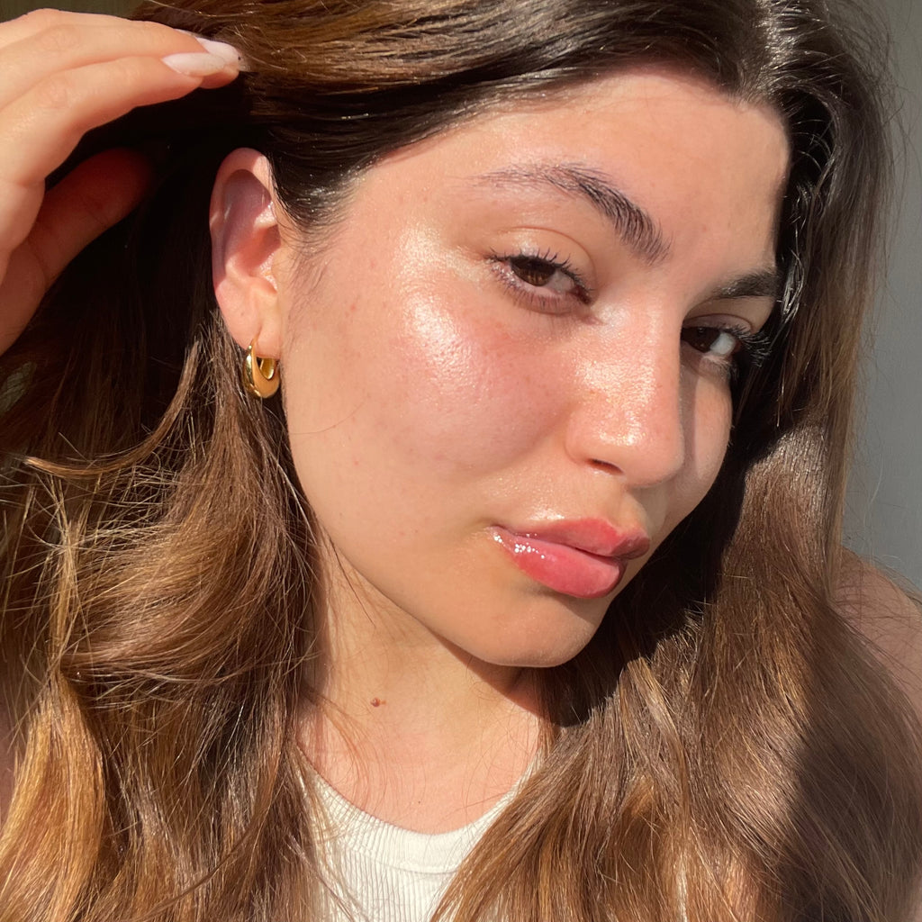 2 In 1 Light Touch Radiance Primer – Glød, udjævning & perfekt base