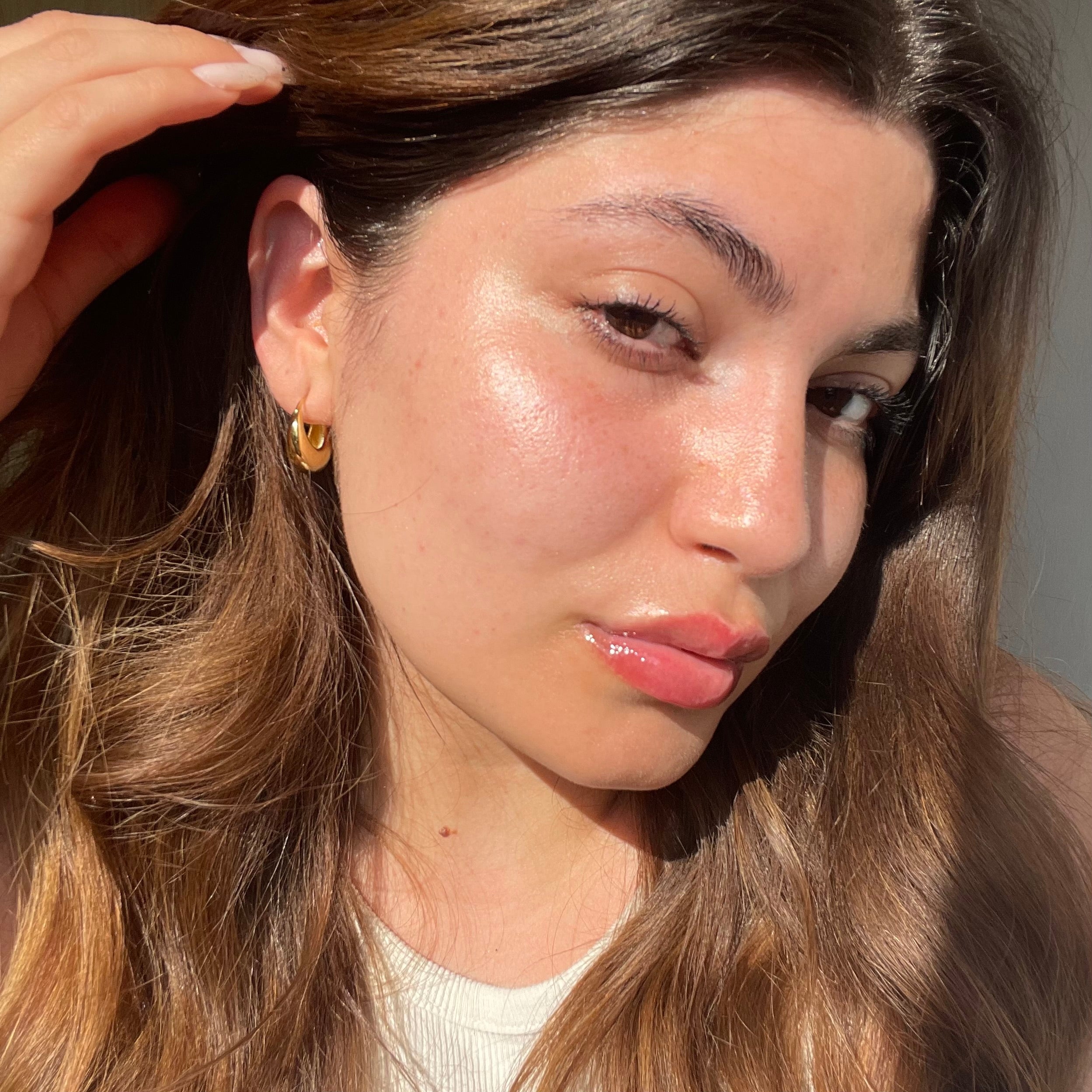 2 In 1 Light Touch Radiance Primer – Glød, udjævning & perfekt base