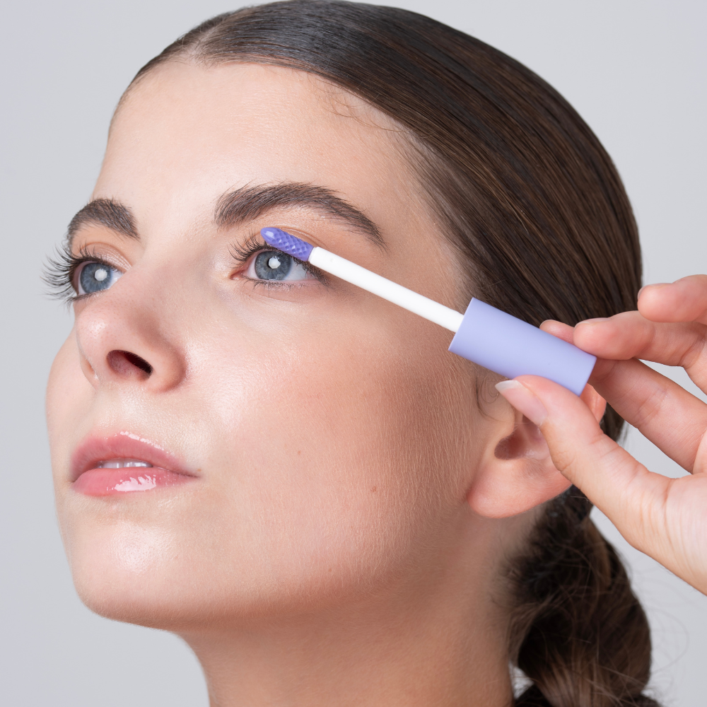 2 In 1 Eyes On Me Lash & Brow Serum – Fyldigere vipper & bryn