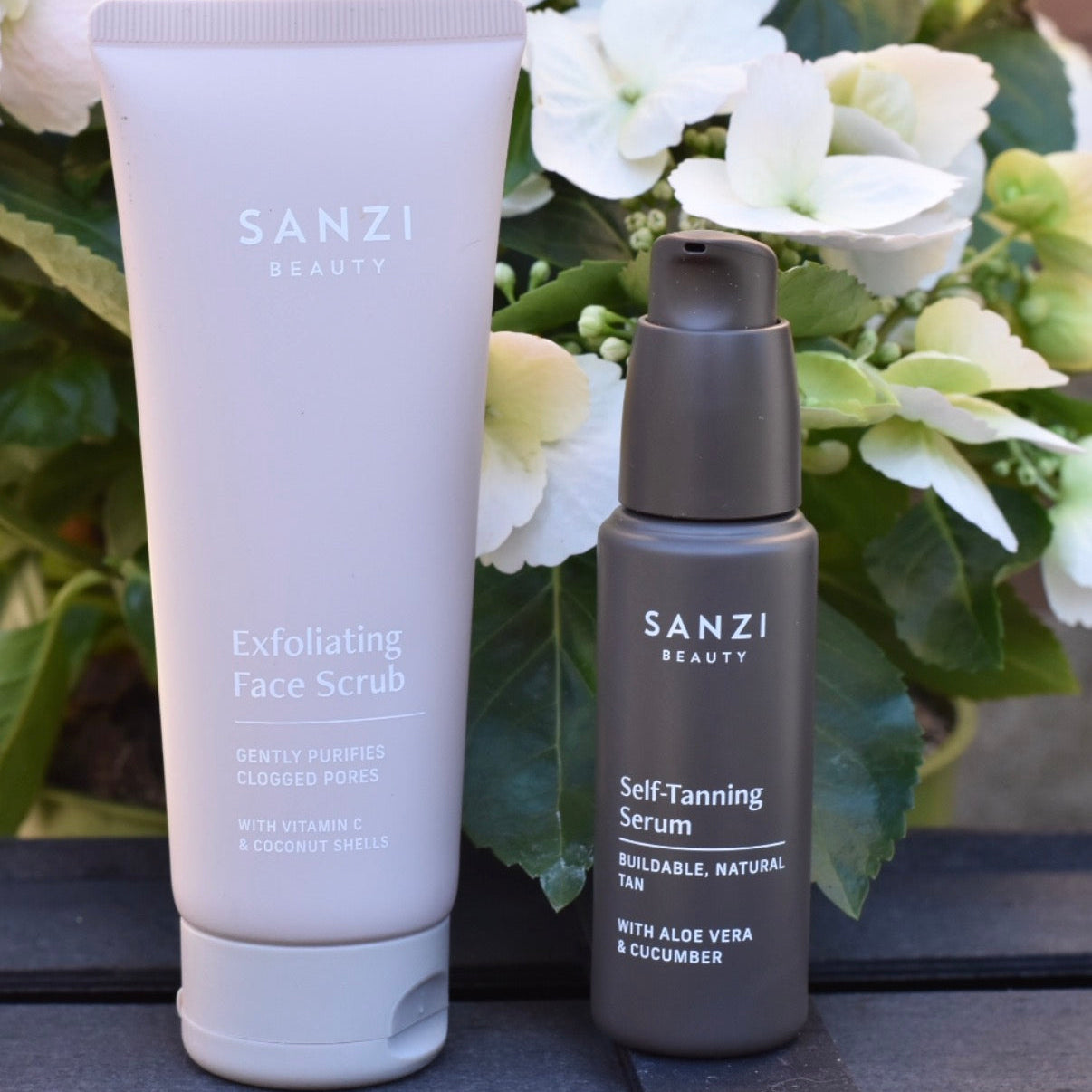 Sanzi Beauty Self-Tanning Serum + GRATIS Exfoliating Face Scrub